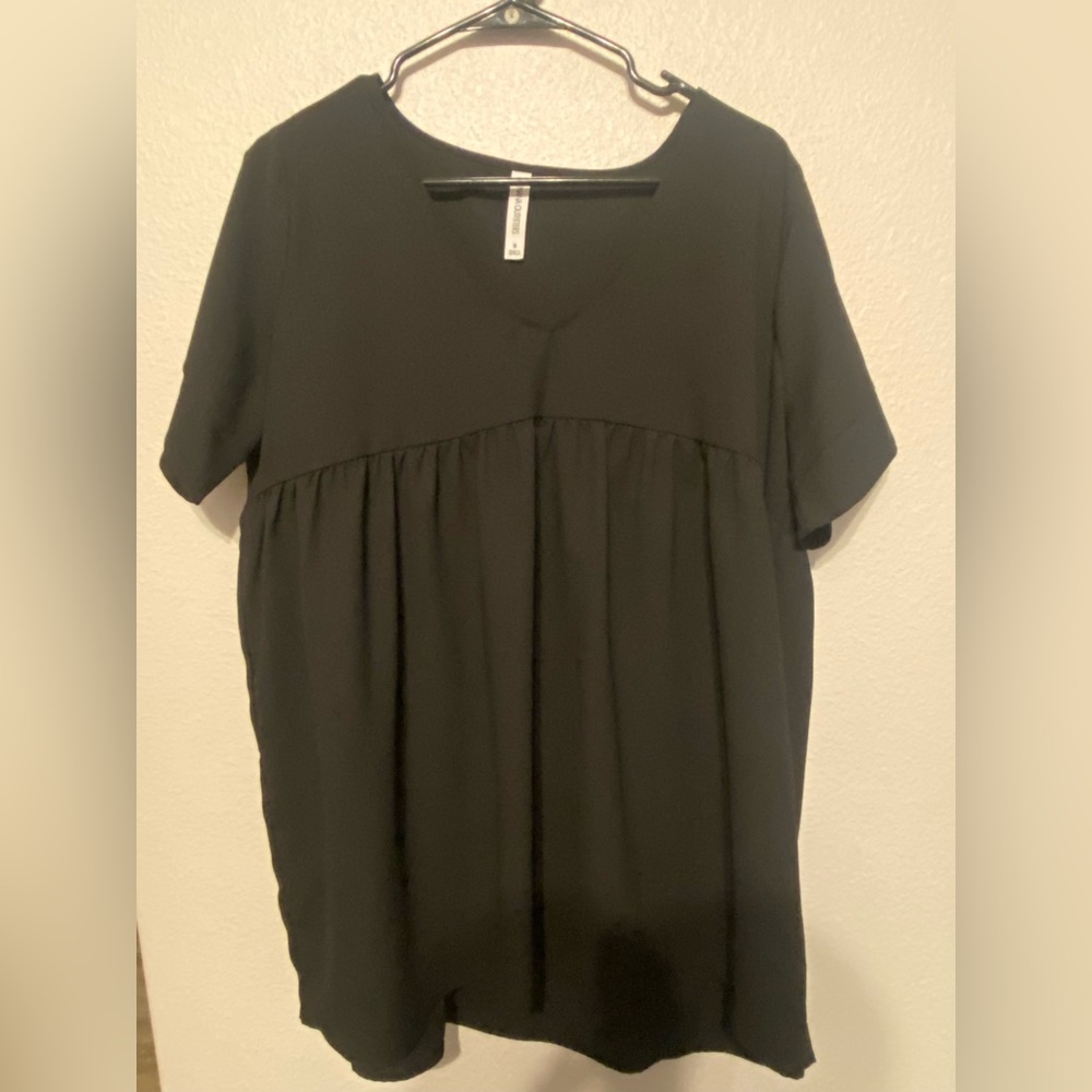 NWOT Black Top